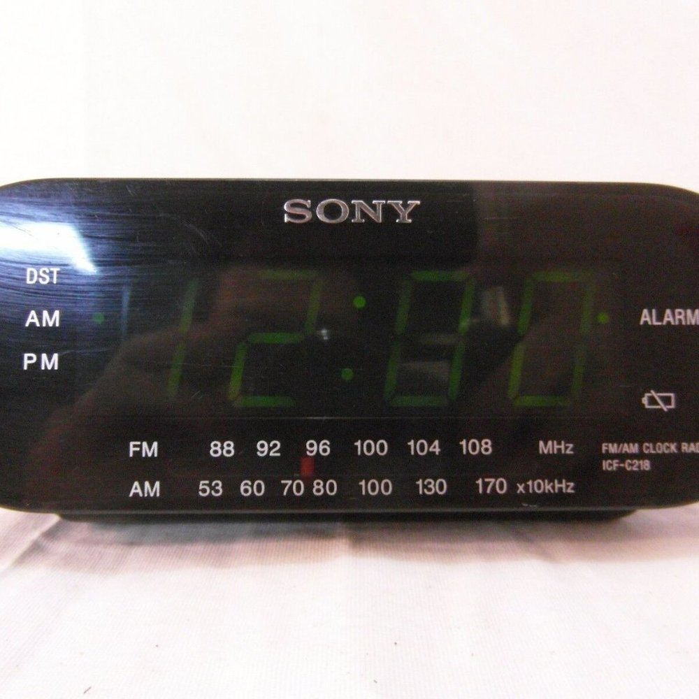 SONY DREAM MACHINE ICF-C218 WALL PLUG & 3V BATTERY BACKUP ALARM CLOCK NM 00649